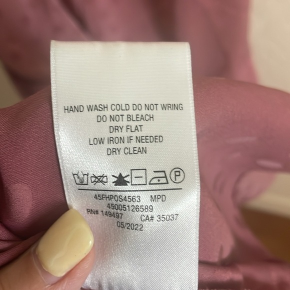 Favorite Daughter Singles Table Dress- 2 - Picture 7 of 8